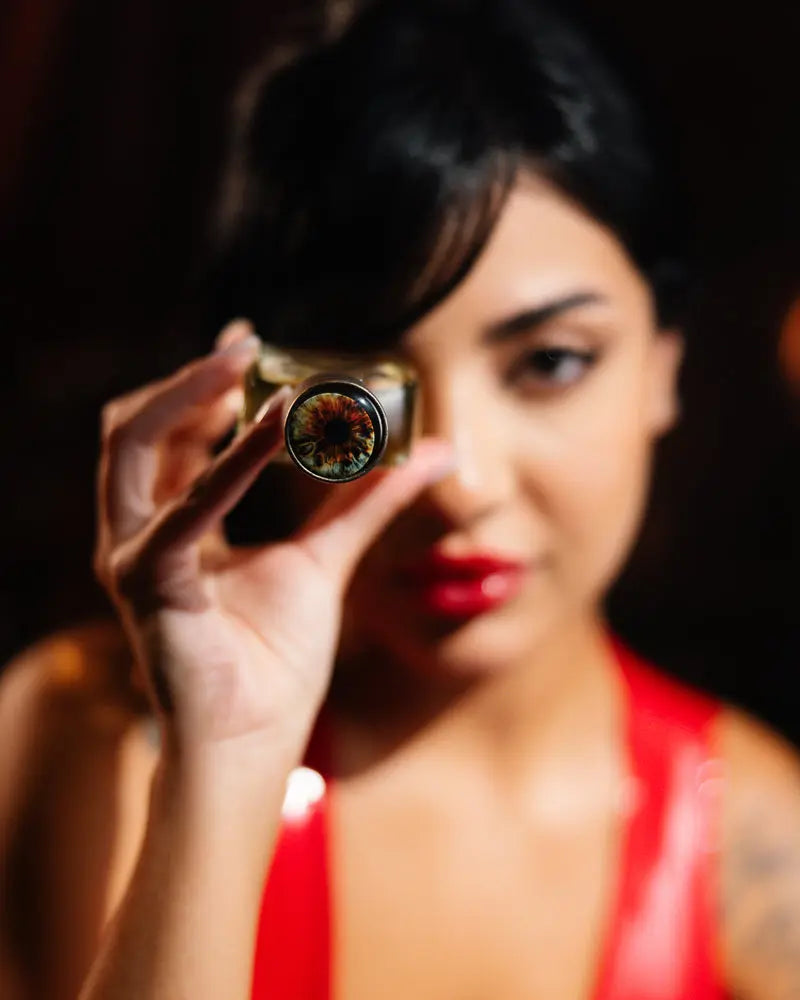 Risvelium Orto Parisi has smoky resins, warm musk, and raw, earthy sensuality.