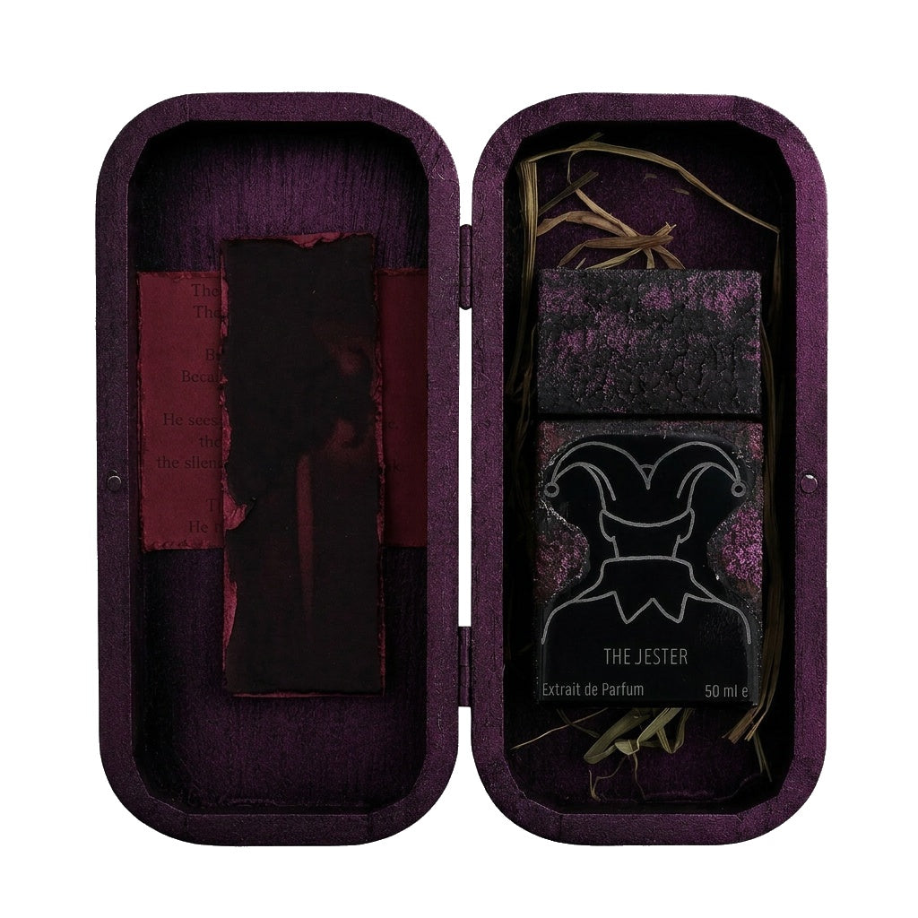 The Antagonist The Jester extrait in its lined presentation box