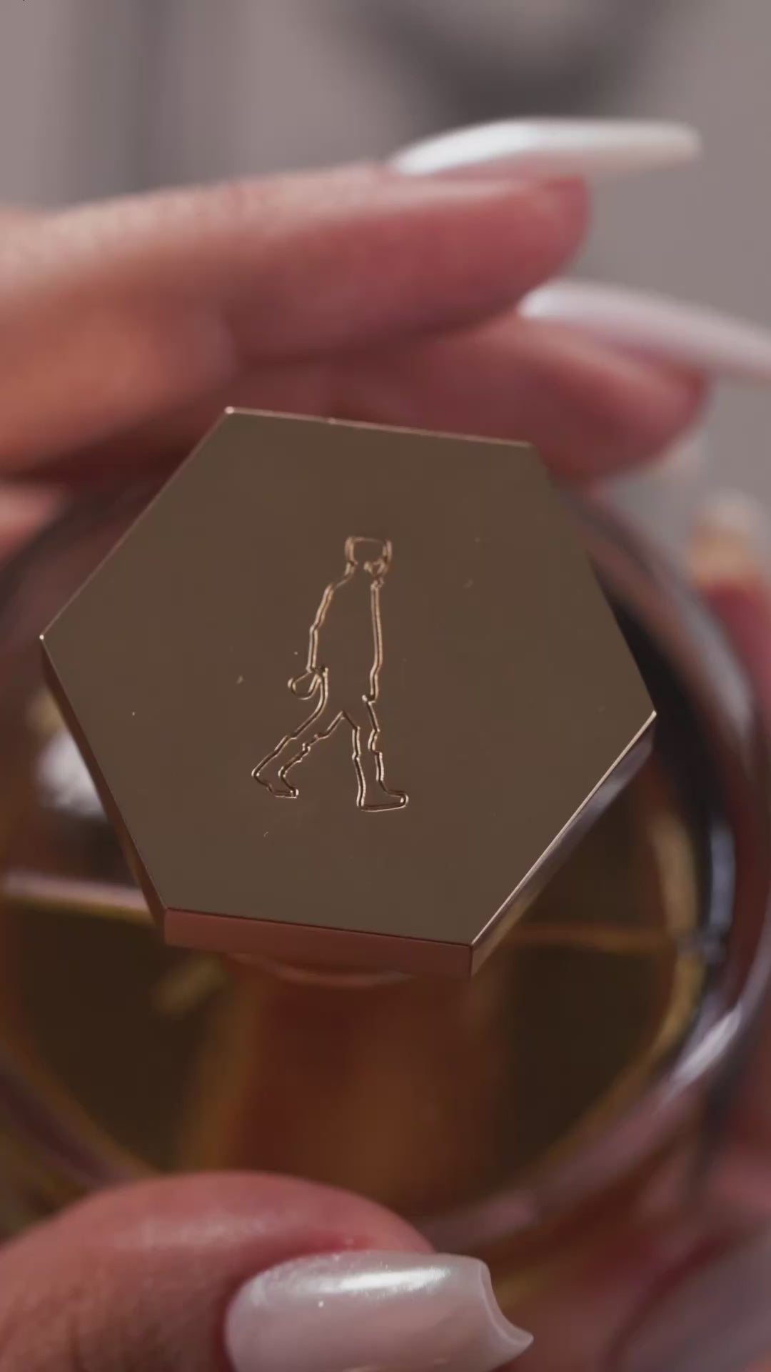 Toskovat - Domus Numeni perfume decant video | woody, spicy fragrance
